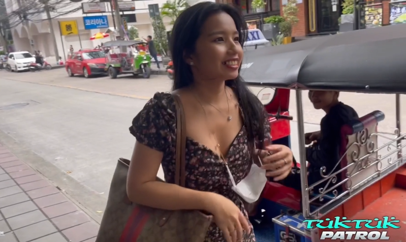 หนังXXX TukTuk Patrol ตุ๊กตุ๊กพาเสียว เย็ดสาวแนวบ้านๆ
