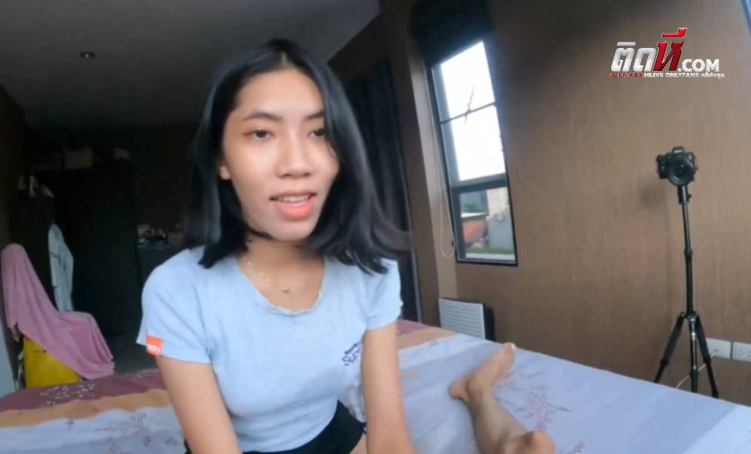 คลิปหลุดมาใหม่ น้องเบลล่า เดินมาช้าๆ ทำหน้ายั่วอารมณ์ ผัวนอนล้วงควยรอ จับเอาเข้าปาก โดนกดกระหน่ำซอยหีเย็ดจุกๆ